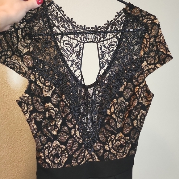 Windsor black and gold dress with lace. Size L - Picture 3 of 3